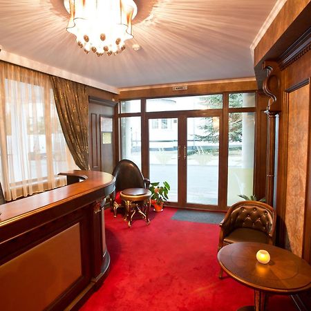 Hotel Diamond Kazanlŭk Exteriér fotografie
