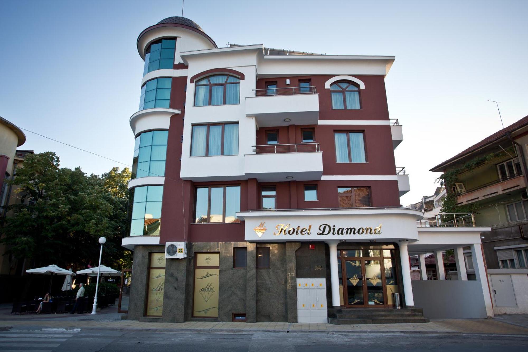 Hotel Diamond Kazanlŭk Exteriér fotografie