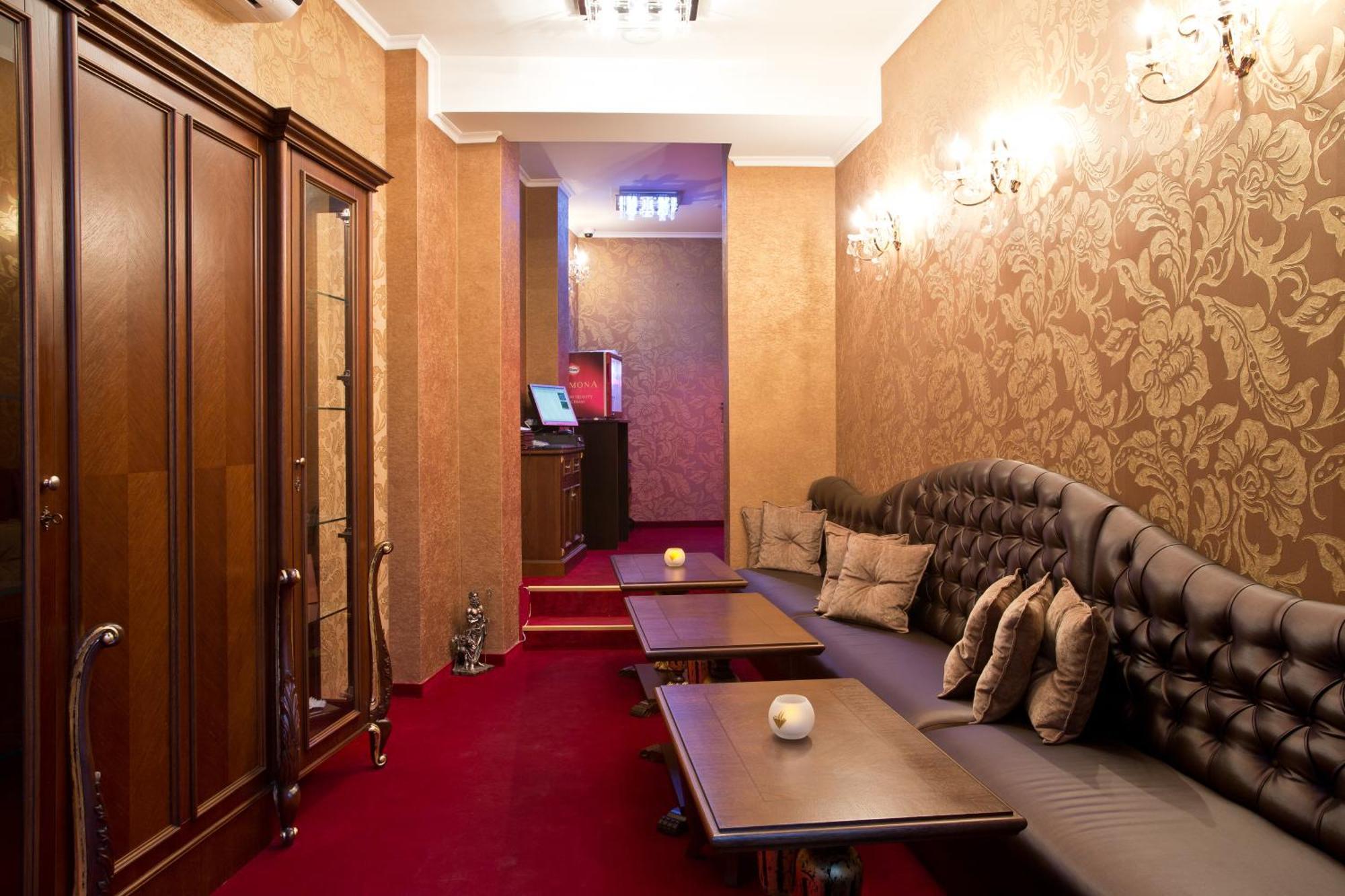 Hotel Diamond Kazanlŭk Exteriér fotografie
