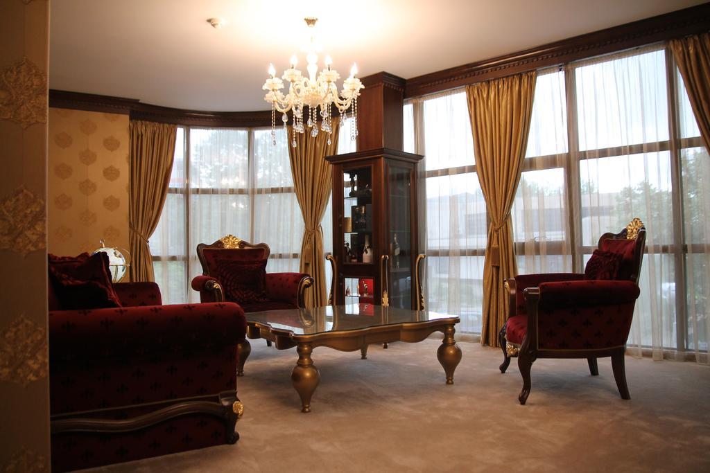 Hotel Diamond Kazanlŭk Exteriér fotografie