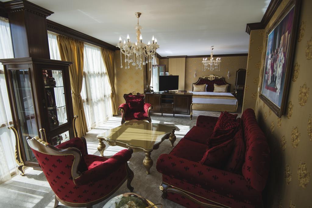 Hotel Diamond Kazanlŭk Exteriér fotografie